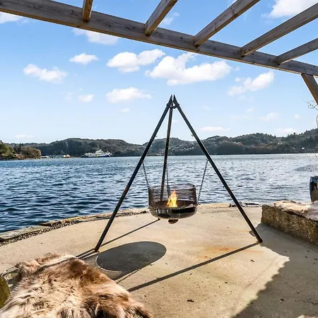 Amazing In Feriehus Lyngdal